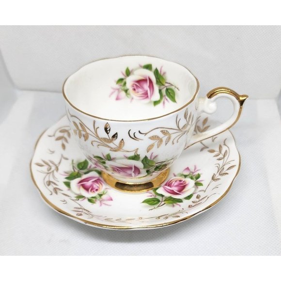 Vintage Queen Anne Floral Bone China England Teacup & Saucer - 112 Gold Trim - Picture 3 of 14